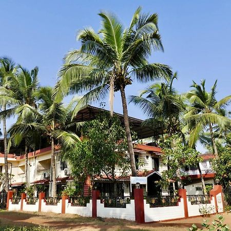 Shanu'S Seaside Inn - A Guesthouse, 100 Metres To Candolim Beach Exterior foto